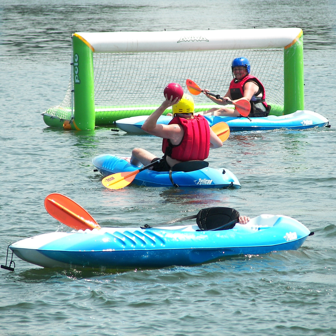 Sportdag Kanopolo man maakt goal